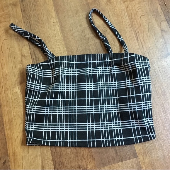 Patterned Crop Top!🌟 - Picture 2 of 5